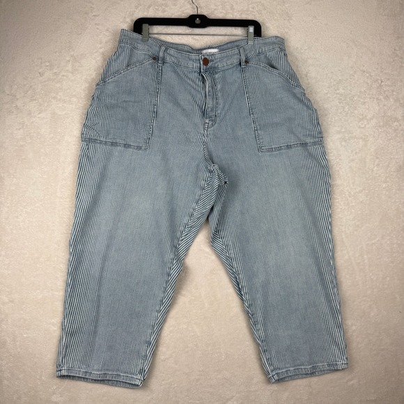 Lane Bryant Pants - Lane‎ Bryant Size 18 Blue White Striped Mid Rise Boyfriend Capri Pants Comfort